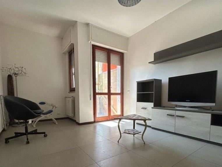 appartamento in vendita a Carrara in zona Marina di Carrara