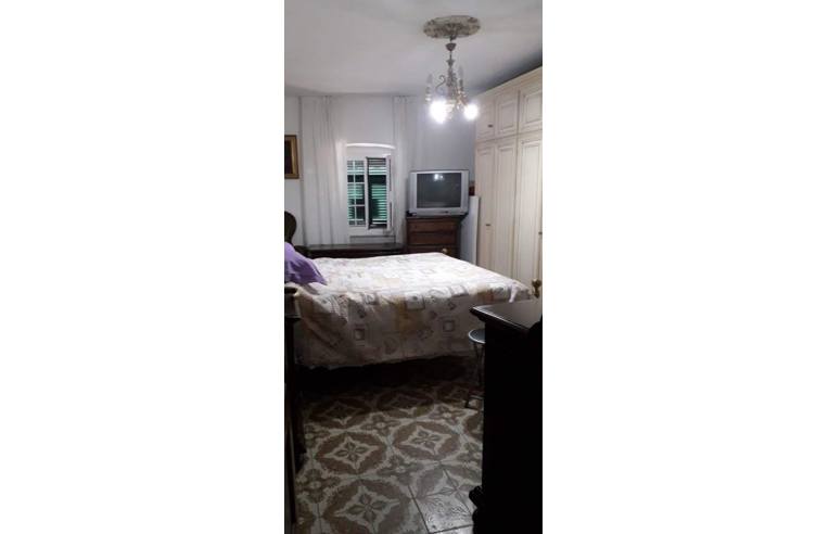 casa indipendente in vendita a Carrara in zona Sorgnano