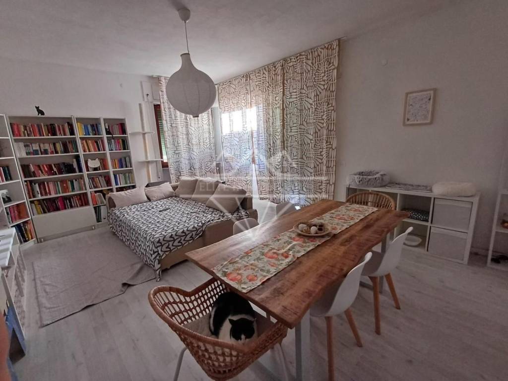 casa indipendente in vendita a Carrara in zona Stadio