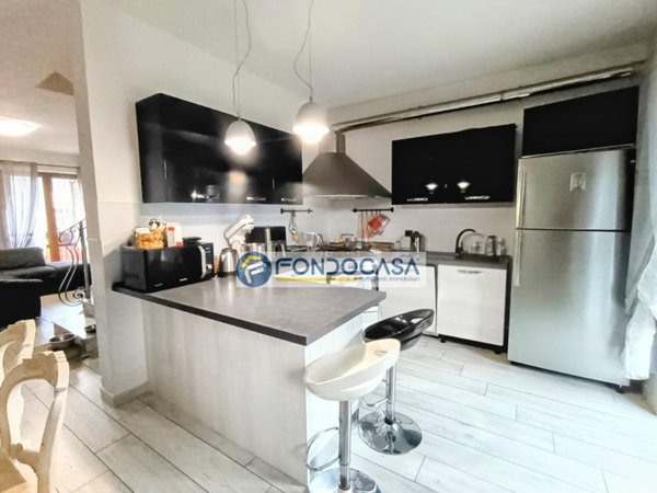 casa indipendente in vendita a Carrara in zona Avenza