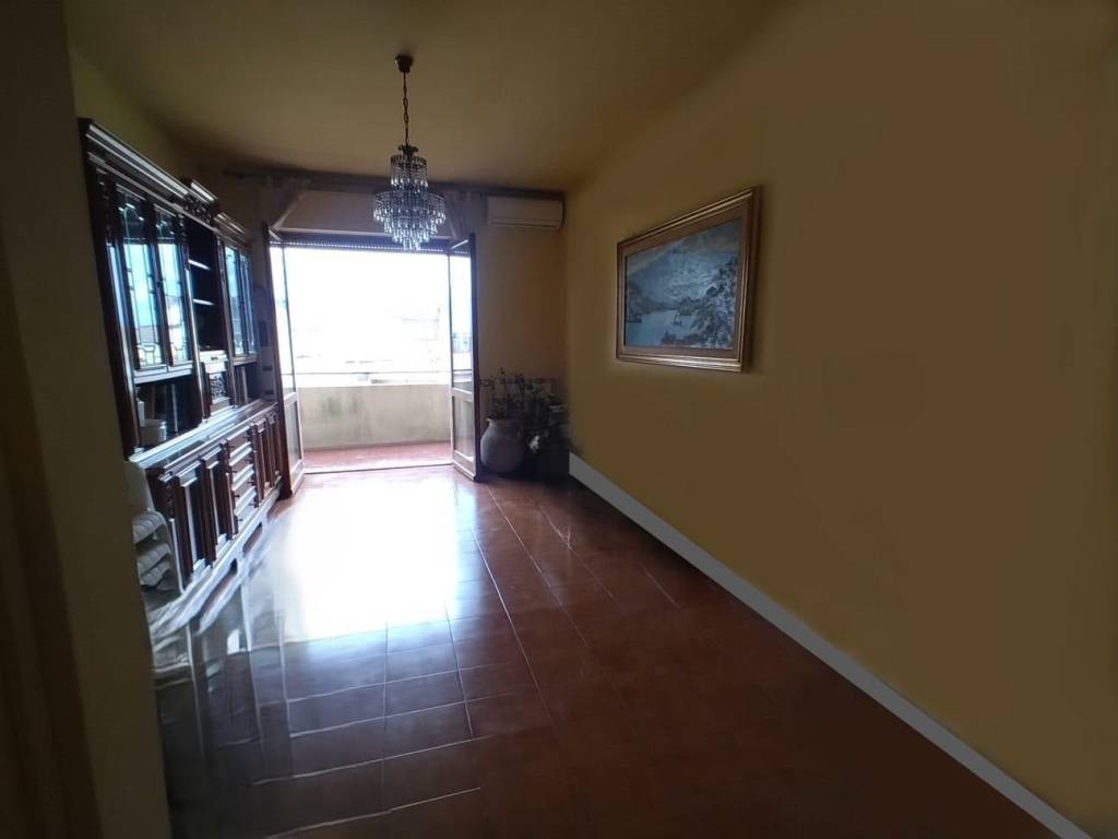 appartamento in vendita a Carrara in zona Marina di Carrara
