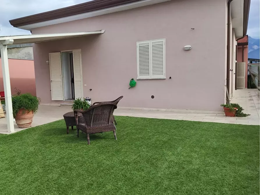 casa indipendente in vendita a Carrara in zona Marina di Carrara