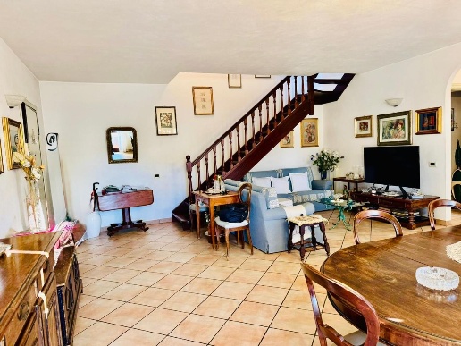 appartamento in vendita a Carrara in zona Fossone