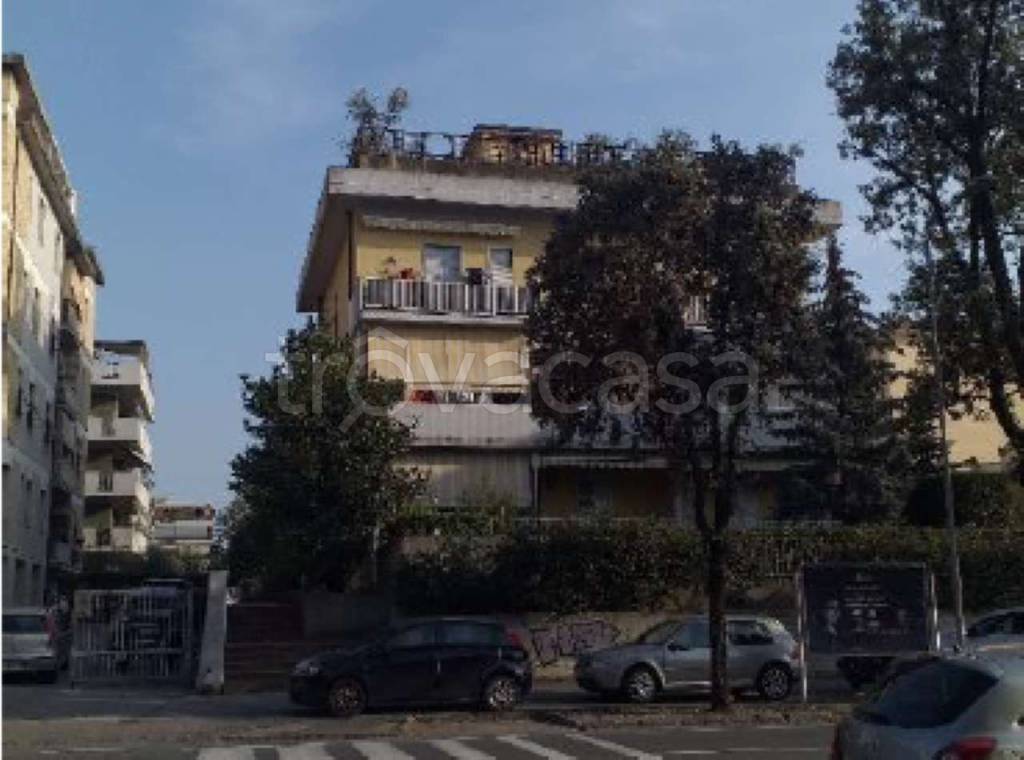 ufficio in vendita a Carrara in zona Avenza