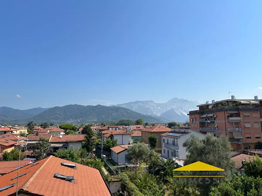 appartamento in vendita a Carrara in zona Marina di Carrara