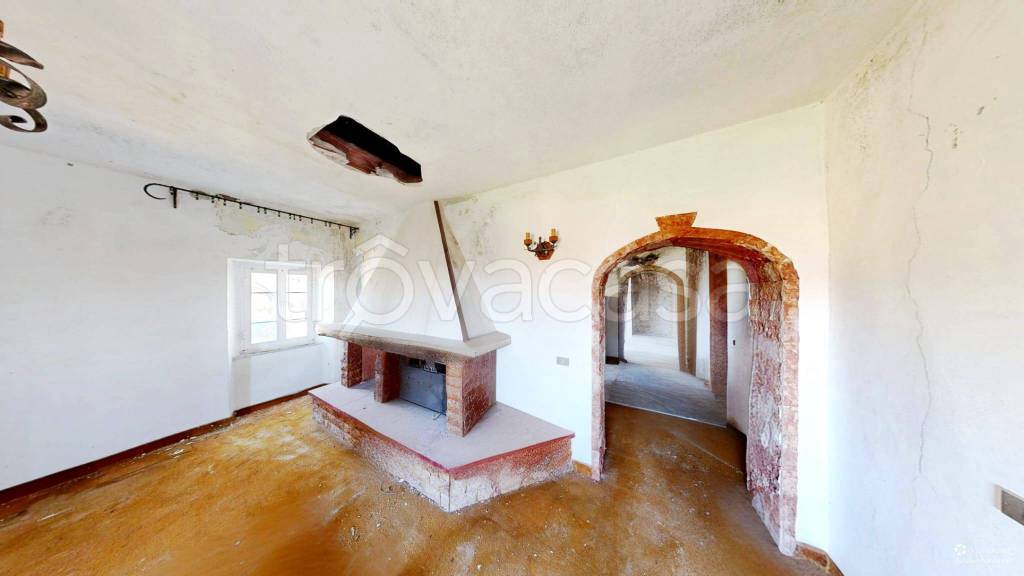 appartamento in vendita a Carrara in zona Fossone