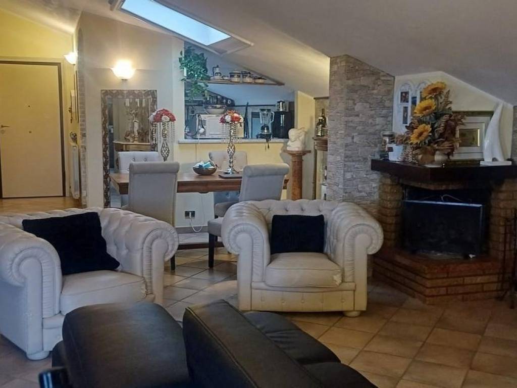 appartamento in vendita a Carrara in zona Fossone