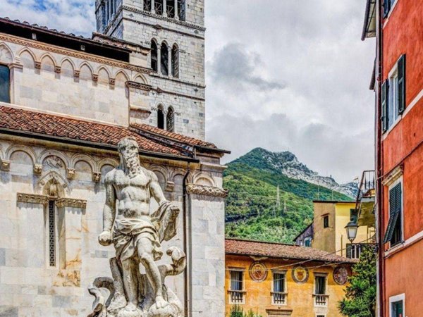 appartamento in vendita a Carrara