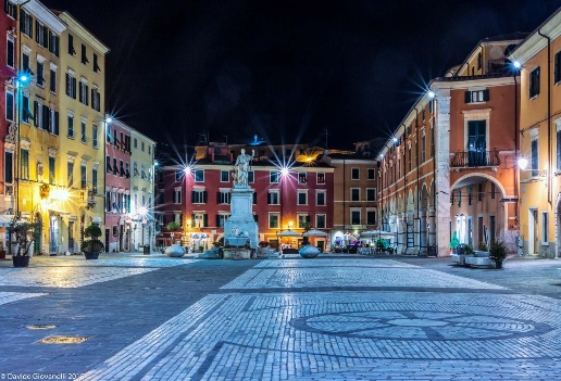 appartamento in vendita a Carrara in zona Centro Città