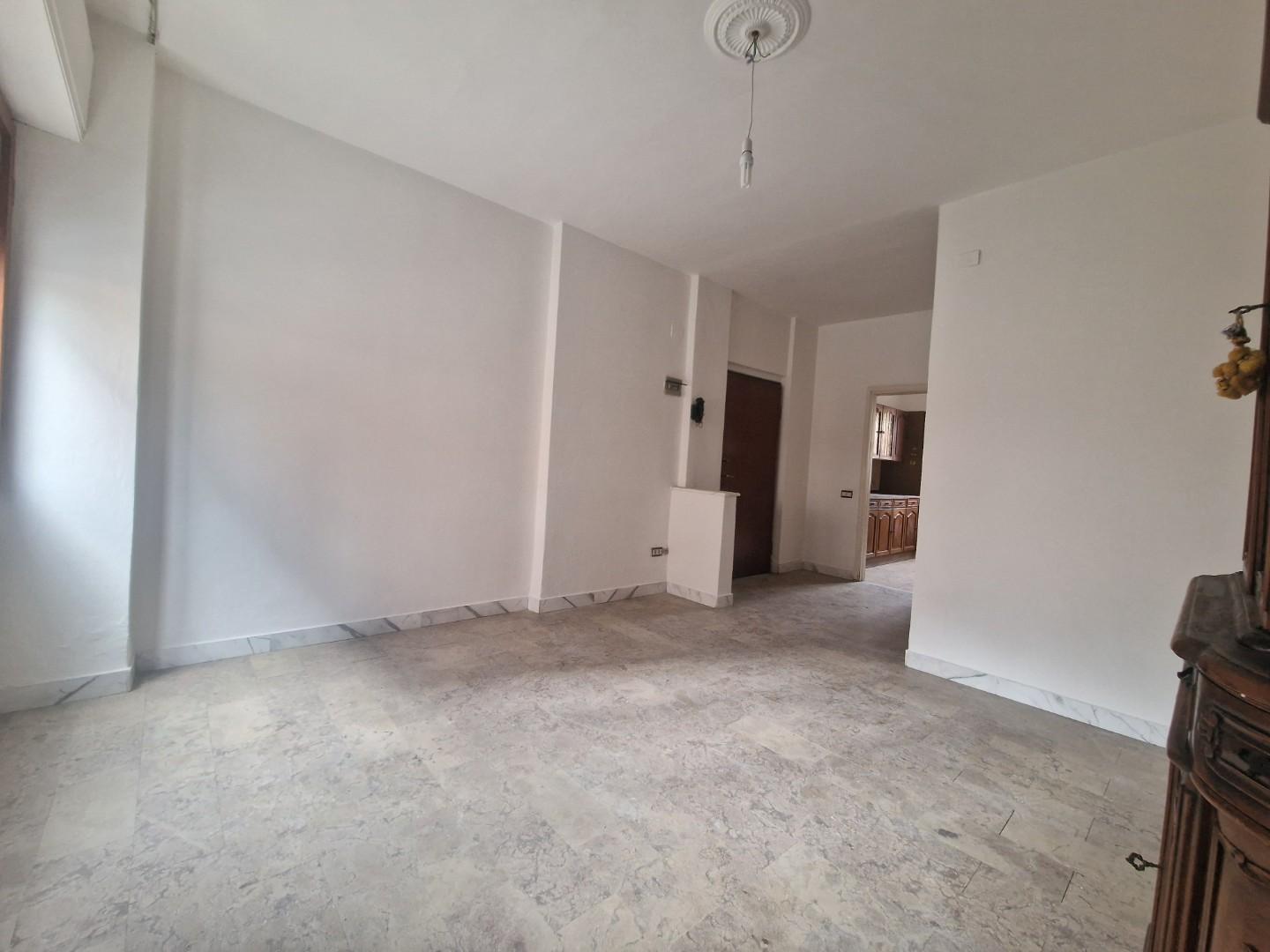 appartamento in vendita a Carrara in zona Fabbrica