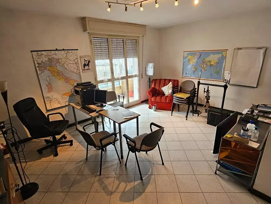 ufficio in vendita a Carrara in zona Nazzano