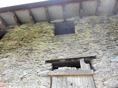 casa indipendente in vendita a Carrara