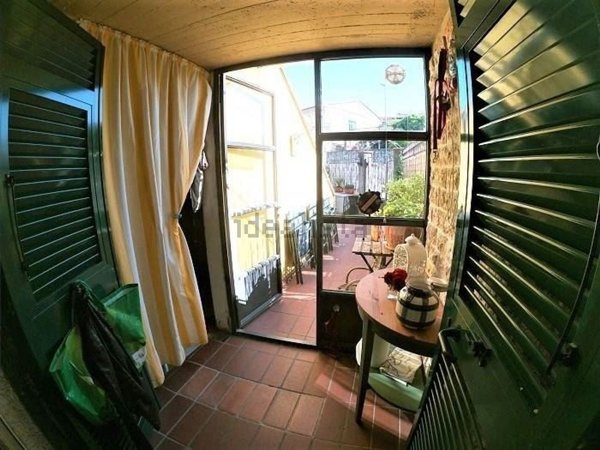 casa indipendente in vendita a Carrara