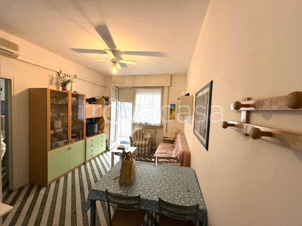 appartamento in vendita a Carrara in zona Marina di Carrara