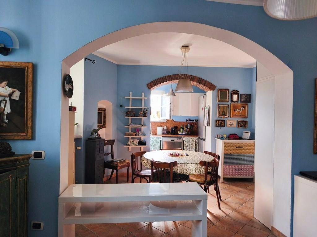 casa indipendente in vendita a Carrara in zona Fossola