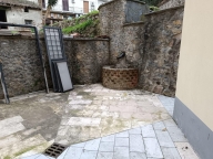 casa indipendente in vendita a Carrara