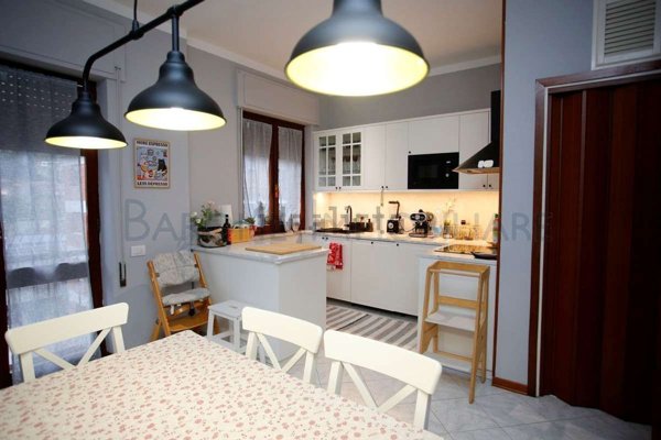 appartamento in vendita a Carrara in zona Centro Città