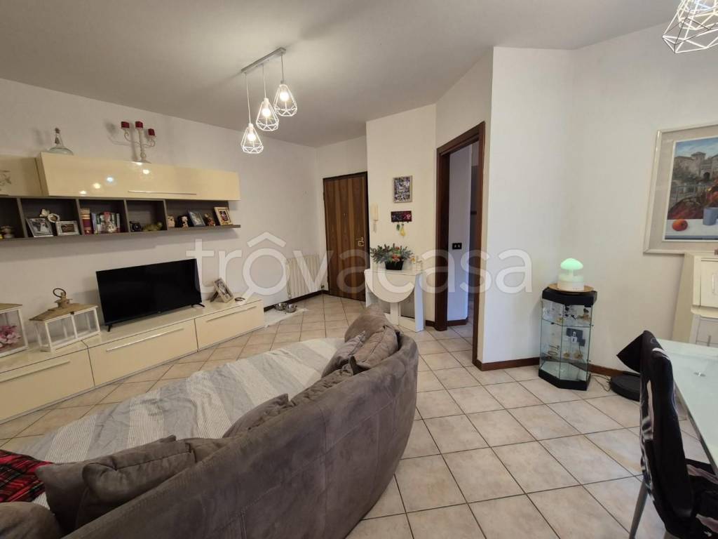 appartamento in vendita a Carrara in zona Stadio