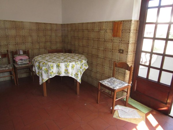 casa indipendente in vendita a Carrara in zona Sant'Antonio
