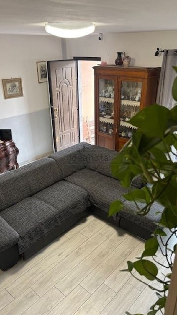 casa indipendente in vendita a Carrara in zona Avenza