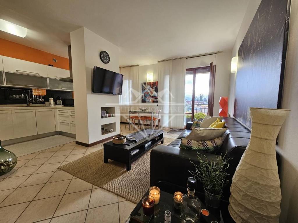 appartamento in vendita a Carrara in zona Avenza