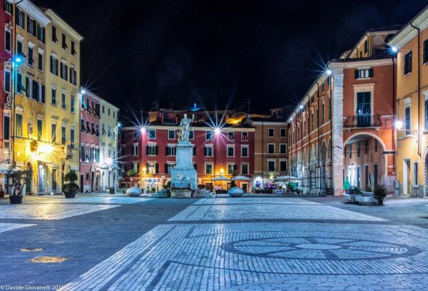 appartamento in vendita a Carrara in zona Centro Città