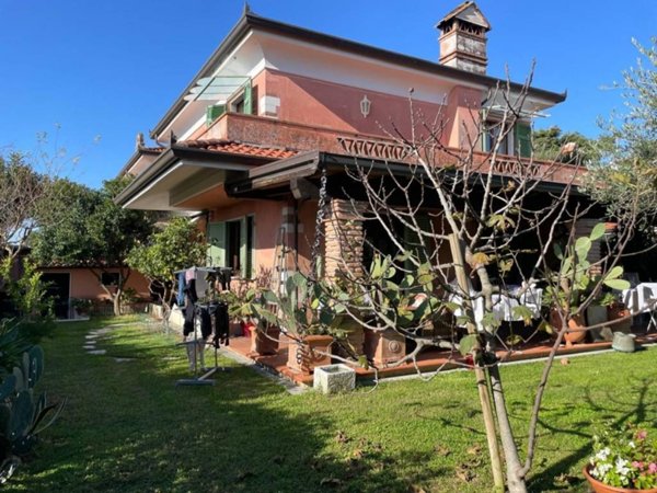 casa semindipendente in vendita a Carrara in zona Fossone