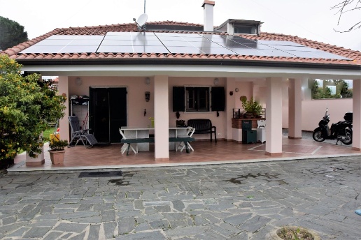 casa indipendente in vendita a Carrara