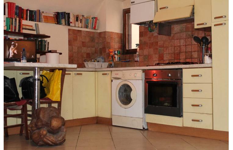 appartamento in vendita a Carrara in zona Torano