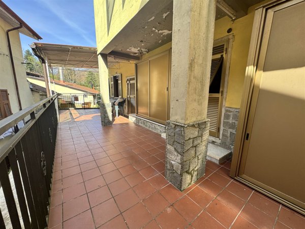 casa indipendente in vendita a Carrara in zona Castelpoggio