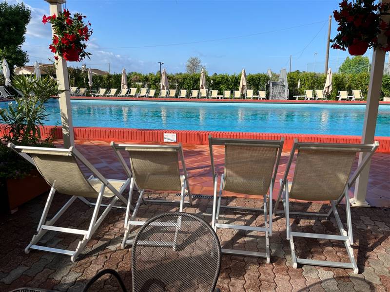 negozio in vendita a Carrara in zona Marina di Carrara