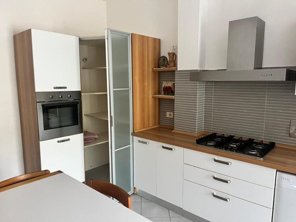 appartamento in vendita a Carrara in zona Fabbrica