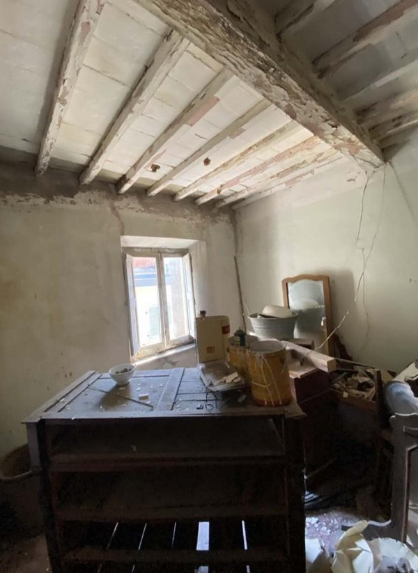 casa indipendente in vendita a Carrara in zona Miseglia