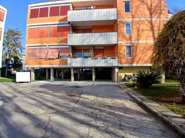 appartamento in vendita a Carrara in zona Avenza
