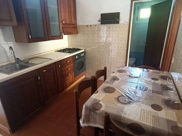 casa indipendente in vendita a Carrara in zona Avenza