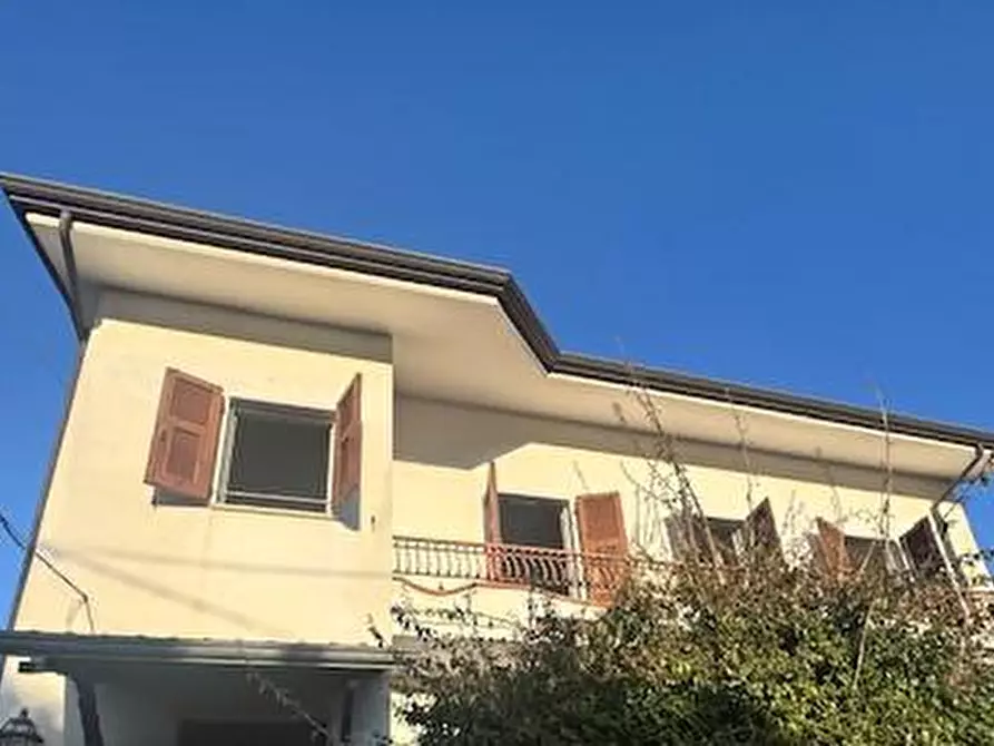 casa indipendente in vendita a Carrara in zona Nazzano