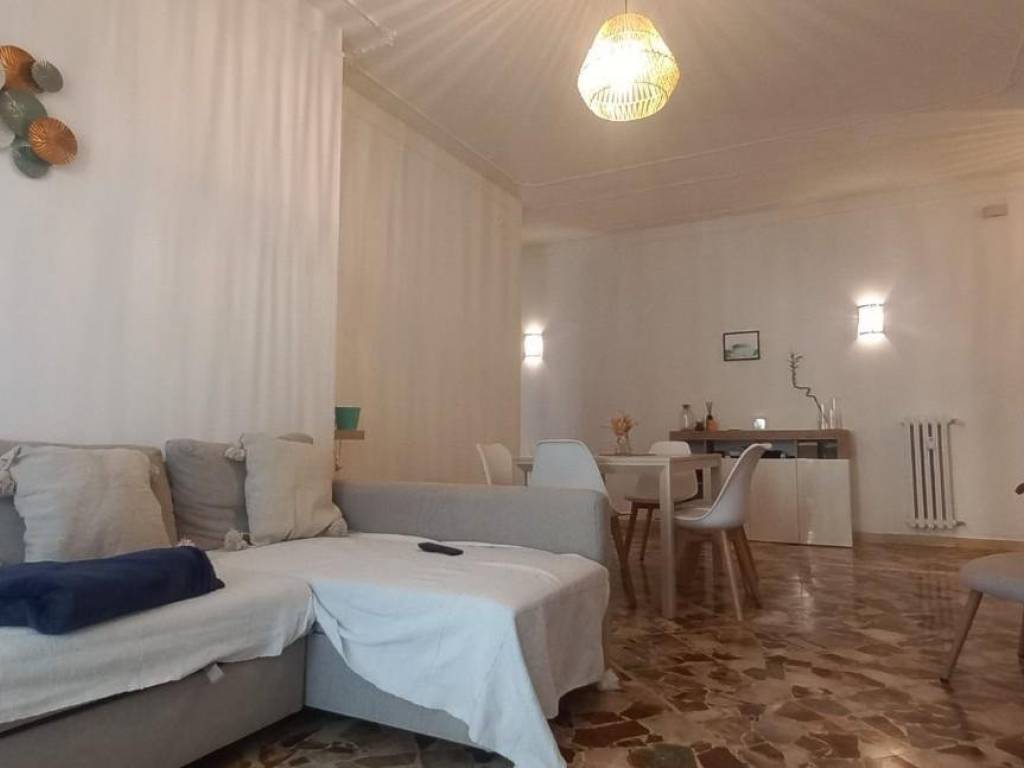 appartamento in vendita a Carrara in zona Marina di Carrara