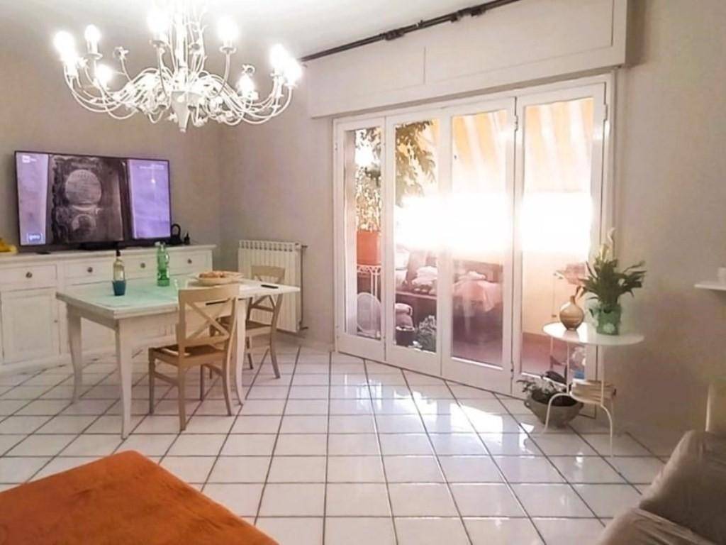 appartamento in vendita a Carrara in zona Avenza