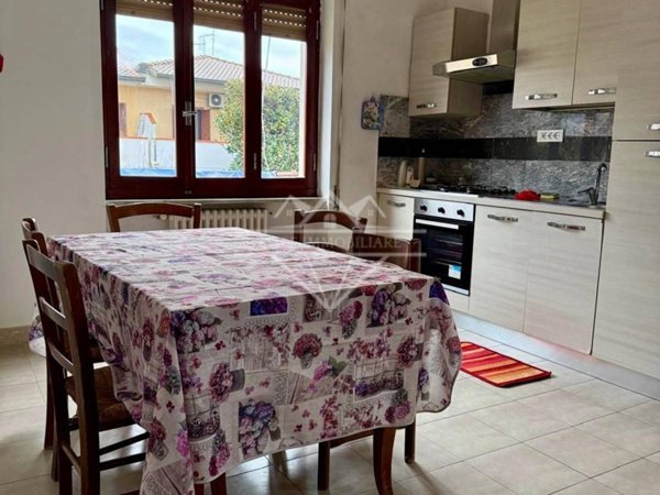 appartamento in vendita a Carrara in zona Avenza