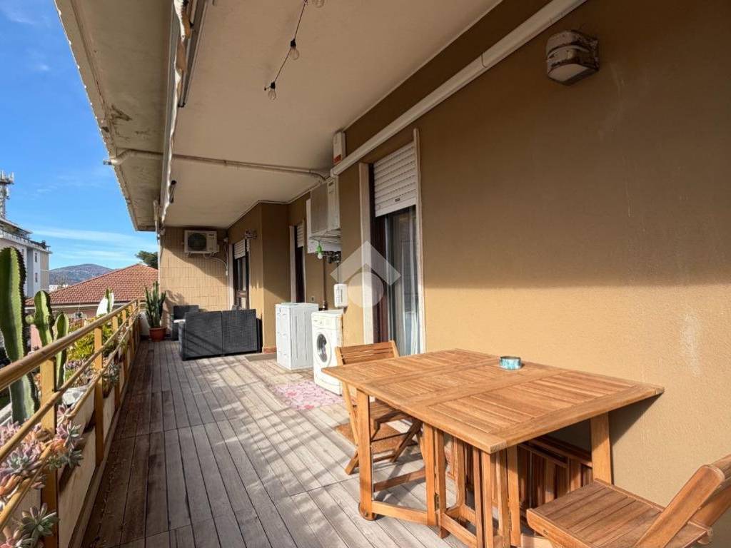 appartamento in vendita a Carrara in zona Marina di Carrara