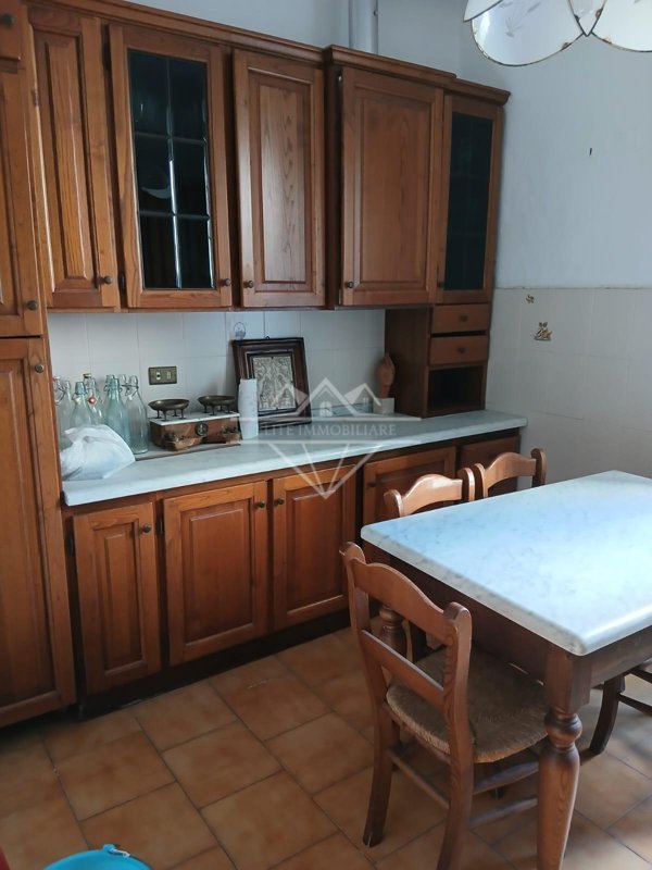 appartamento in vendita a Carrara in zona Torano