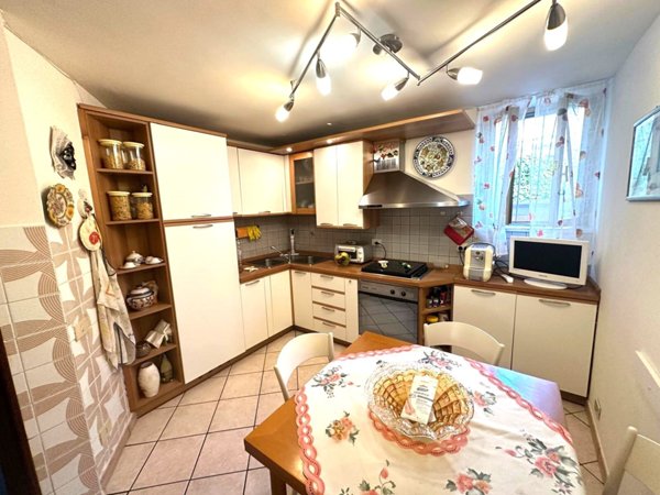 appartamento in vendita a Carrara in zona Marina di Carrara