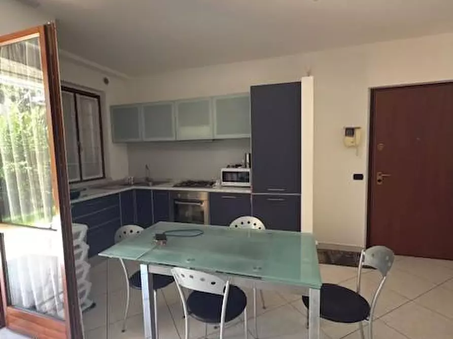 appartamento in vendita a Carrara in zona Marina di Carrara