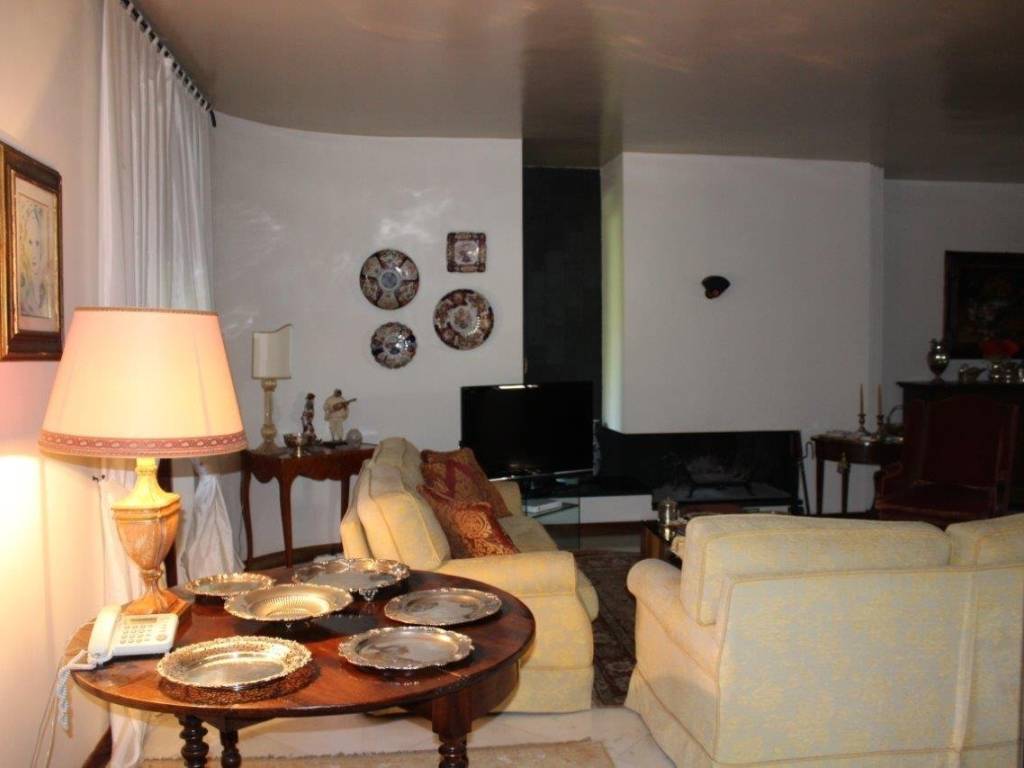 casa indipendente in vendita a Carrara in zona Sant'Antonio