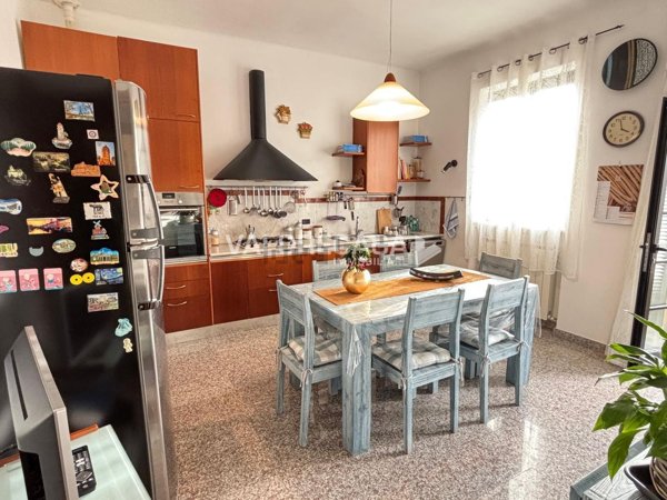 appartamento in vendita a Carrara in zona Bonascola