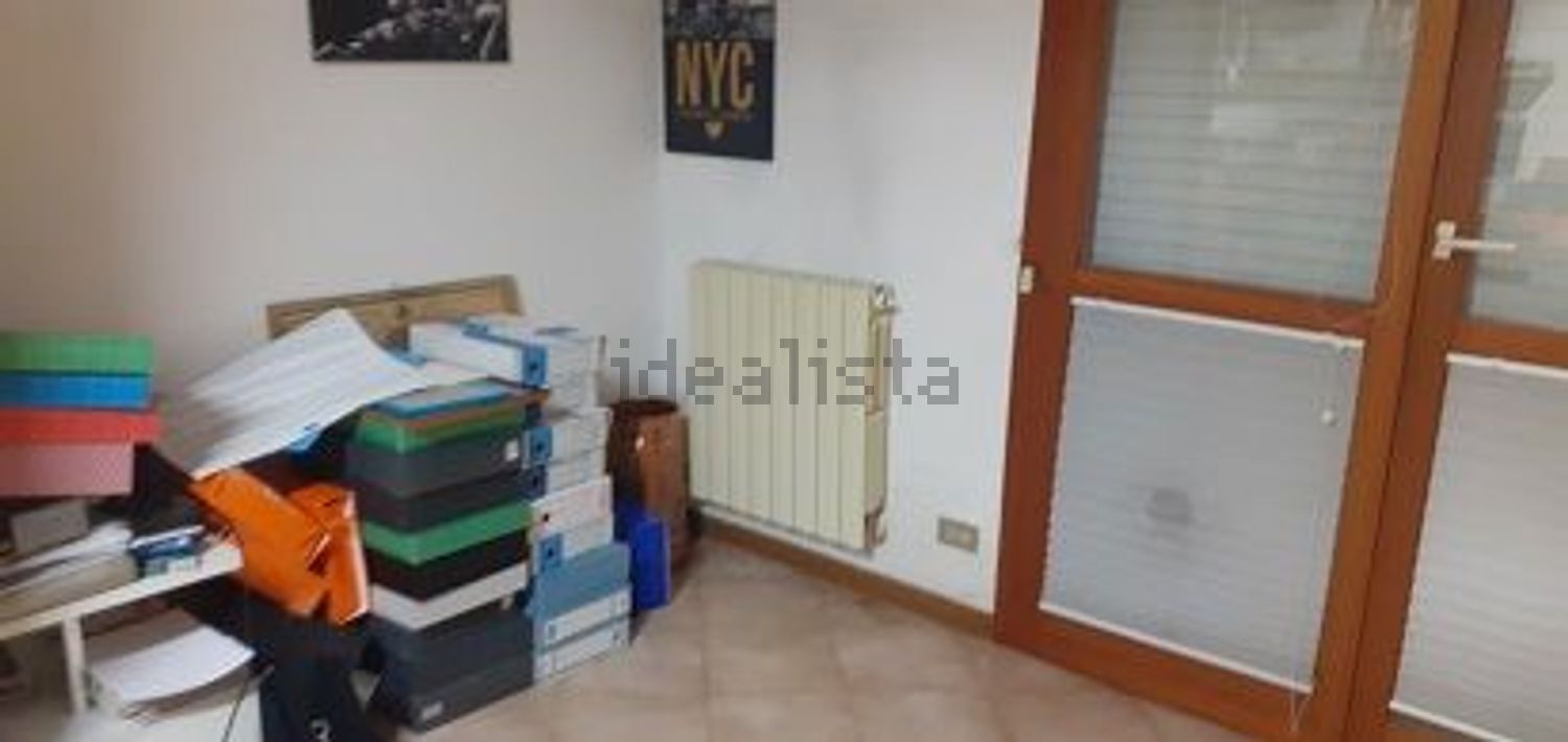 ufficio in vendita a Carrara in zona Fossola