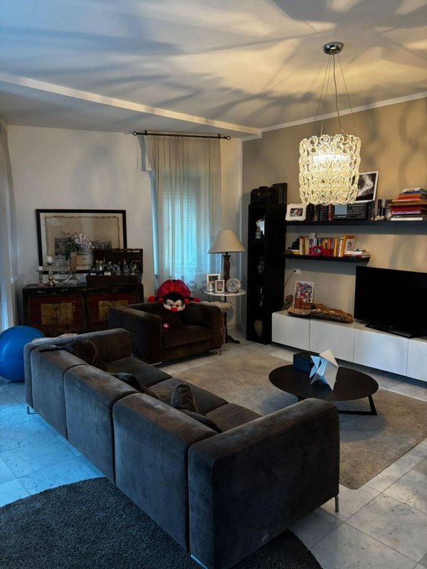 appartamento in vendita a Carrara in zona Centro Città