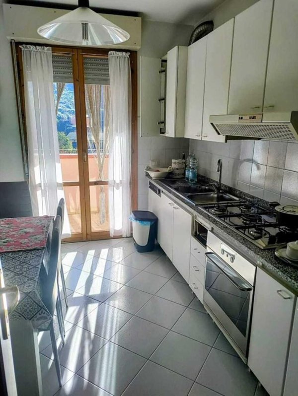 appartamento in vendita a Carrara in zona Bonascola