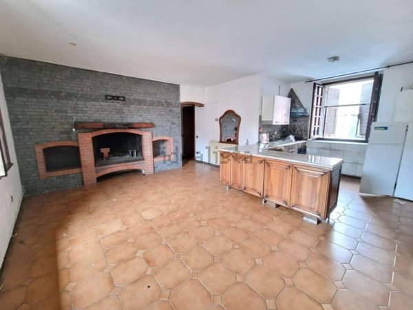 casa semindipendente in vendita a Carrara in zona Centro Città