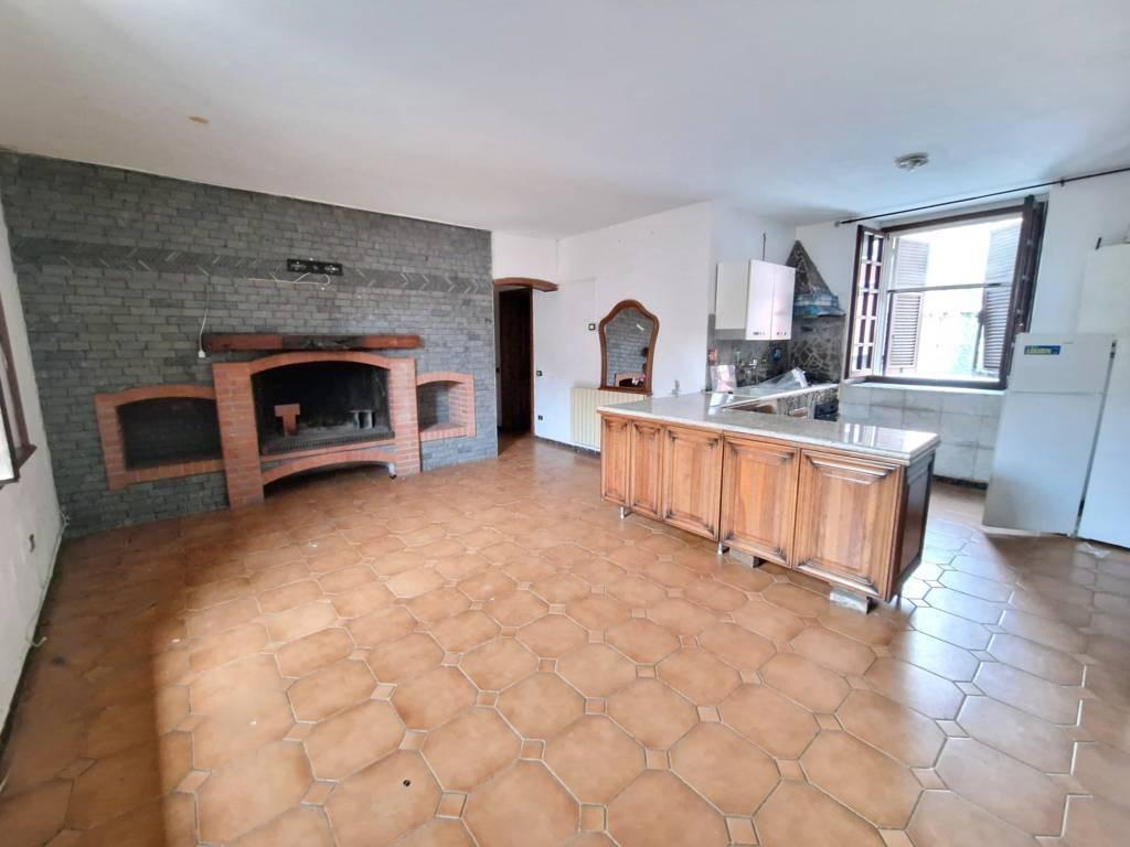 casa semindipendente in vendita a Carrara in zona Centro Città